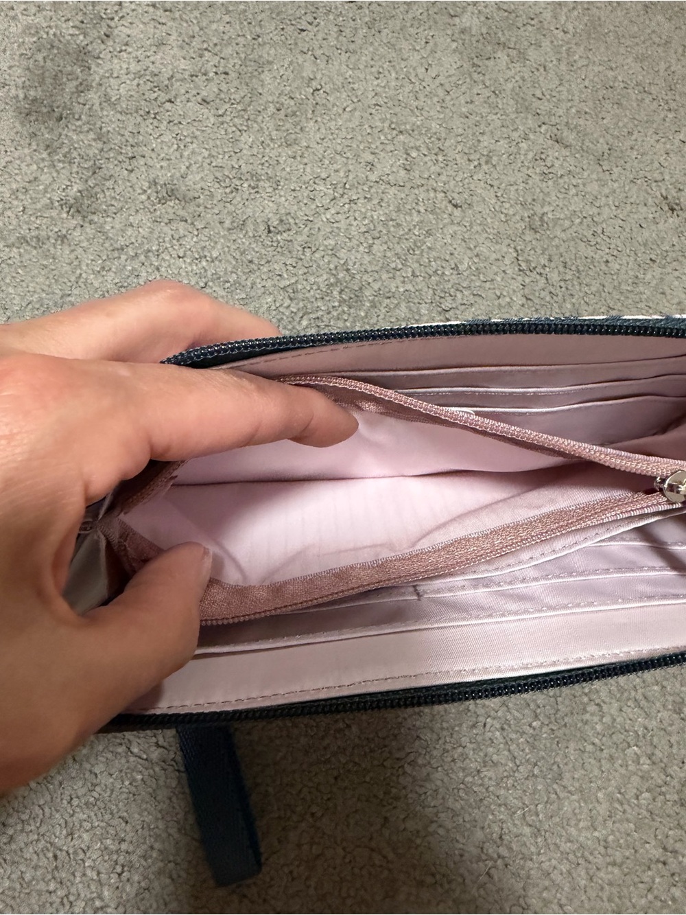Lesportsac Pink Floral Wristlet with Navy Trim NWT - Picture 5 of 10